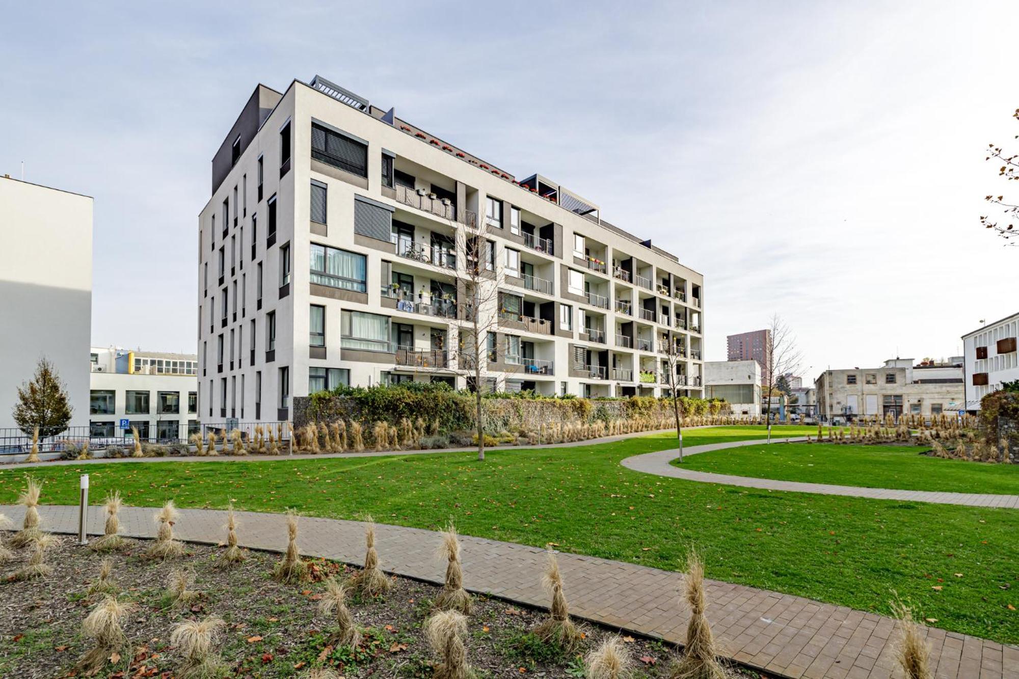 Ahoj Park, Terrace Vibes Studio, Private Parking Appartamento *